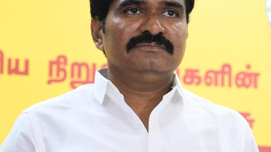 तमिलनाडु कानून मंत्री आर. निर्मलकुमार ने DMK विलाथिकुलम विधायक जी.वी. मार्कंडयन की गिरफ्तारी का किया समर्थन तमिलनाडु कानून मंत्री आर. निर्मलकुमार ने DMK विलाथिकुलम विधायक जी.वी. मार्कंडयन की गिरफ्तारी का किया समर्थन